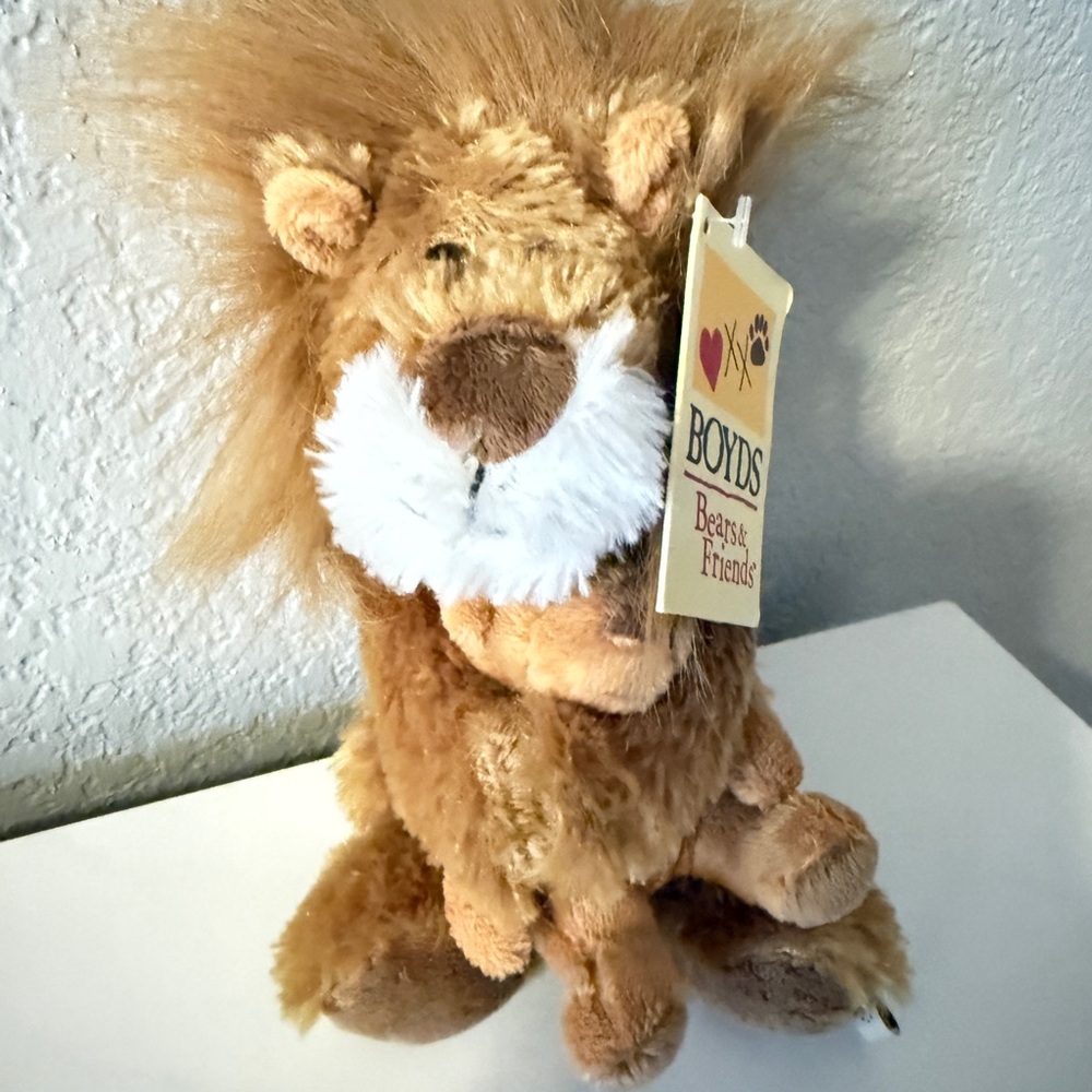 Boyds Bears Tan and White Stuffed Lion